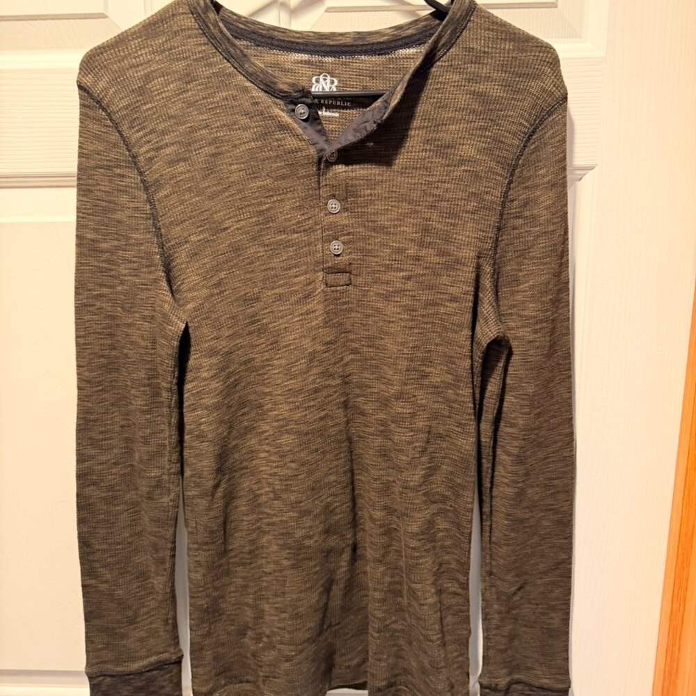 Army Green Quarter Button Long Sleeve